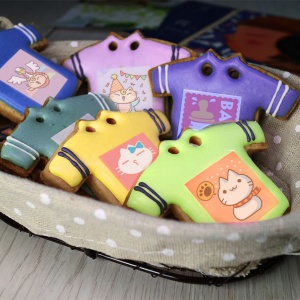 Disdain the cat, disdain the cat, Tandora saliva cookies...