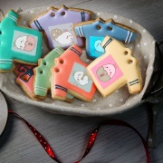 Tang Shui Shop, Tandora's Salivation Biscuits (with gift box) (Collect salivation to protect children's food and clothing) (12 pieces in a box, with red line & piercing) [designed by 糖水铺],