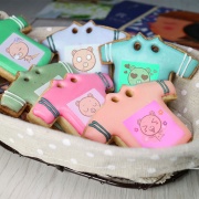 Rice blood bear, Tandora biscuits for salivation (with gift box) (receive salivation to ensure that the child has everything needed for food and clothing) (12 pieces in a box, with red thread & piercing) [designed by 米血熊],