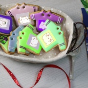 Tata 啾恋喵, Tandora biscuits for salivation (with gift box) (receive salivation to ensure that the child has enough food and clothing) (12 pieces in a box, with red thread & piercing) [designed by Tata 啾恋喵],