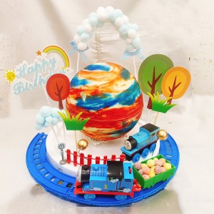 Susan Susan, Thomas the Tank Engine Track | Knock Cake, Planet Cake | Free Ice Cream Upgrade | Available Nationwide | Limited Quantities, Reservations Required | Delivery Within 24 Hours, Please Call 0227945616^^ (You can put decorations inside the cake by knocking it open!! Includes a running Thomas the Tank Engine track, Happy Town designs, etc., which are changed periodically. Enjoy decorating with your children or birthday person for a celebratory time.) by SUSAN, who talks to handmade desserts - Specializing in birthday cakes, ice cream cakes, customized cakes, French tarts, and other handmade desserts | #*。.) ##... ....####,