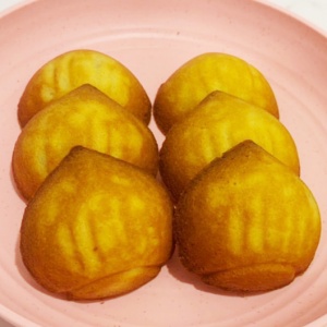Pineapple cake, sweet cup cat