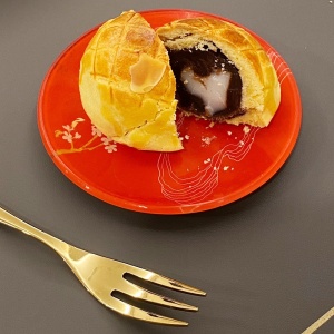 Pineapple Mooncake, Sweetheart Cup Cat