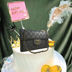 Susan Susan, free ice cream upgrade | Available anywhere in Taiwan | Limited availability, reservation required | For delivery within 24 hours, please call 0227945616. Animated Chanel bag (Dessert365 licenses the world's exclusive patented "animated cake," featuring a stylish handbag and an exclusive display. The design changes regularly. By SUSAN, who talks with handmade desserts - a specialty shop specializing in birthday cakes, ice cream cakes, custom-shaped cakes, French tarts, and more | #*..) ##... A mother's favorite...####,