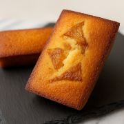 鳳梨費南雪, 官官甜點製造所