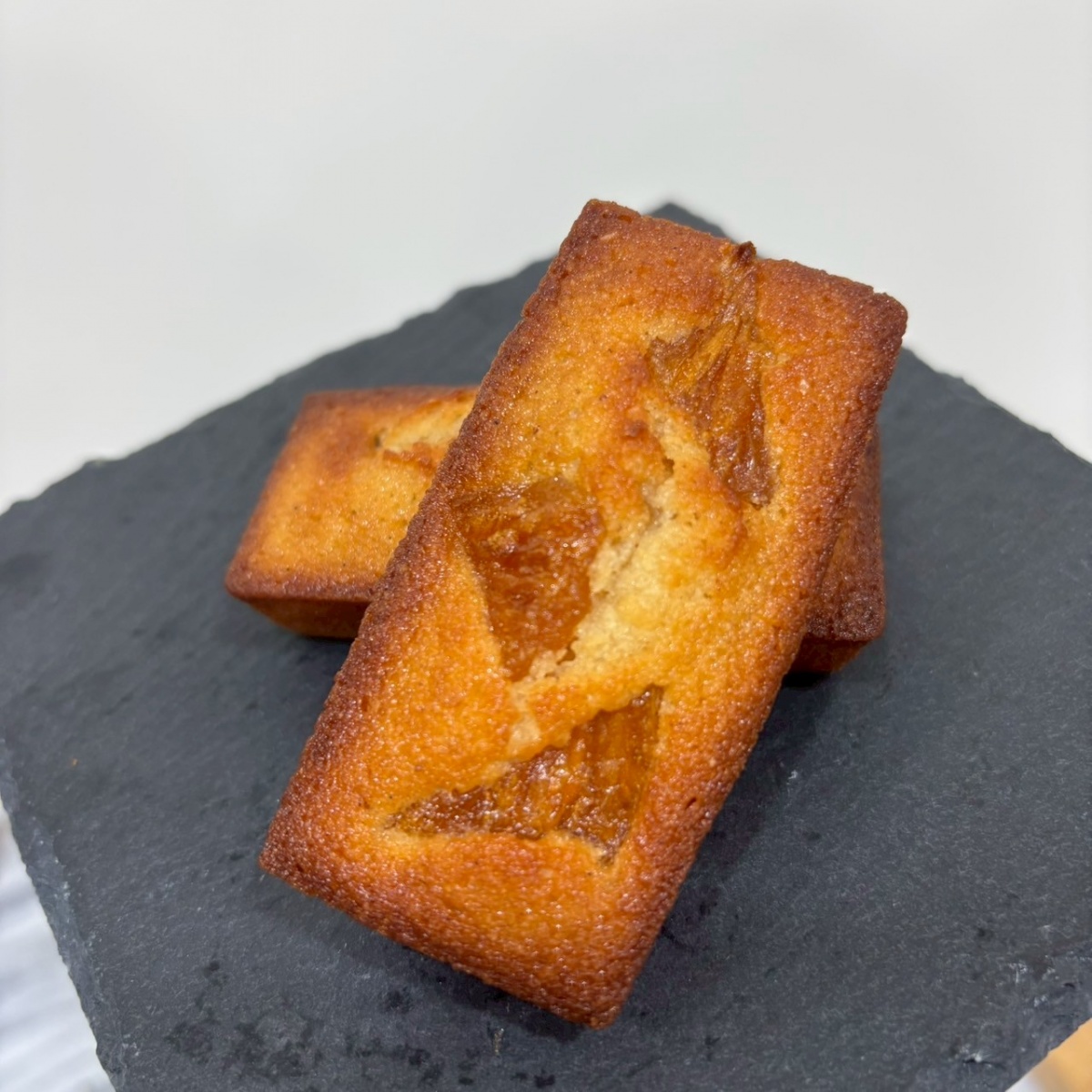 鳳梨費南雪, 官官甜點製造所