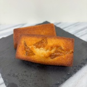 鳳梨費南雪, 官官甜點製造所