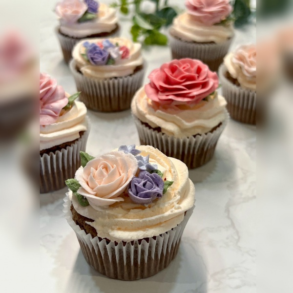 芊花六入杯子蛋糕, 裱花蛋糕, 芊花甜點工作室